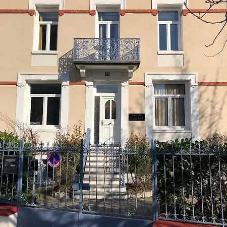 Sainte Cecile 8 - Studio Central * فيشي